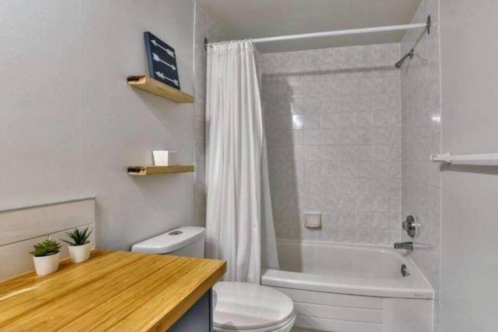 The Sunny Pastry Hotel Mont-Tremblant Ngoại thất bức ảnh